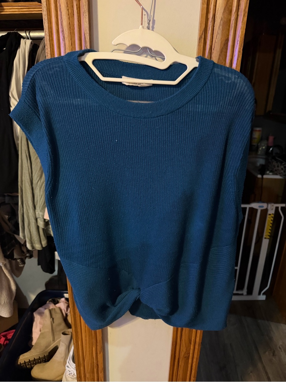 Sleeveless Knit Twist-Hem Top - Teal Blue